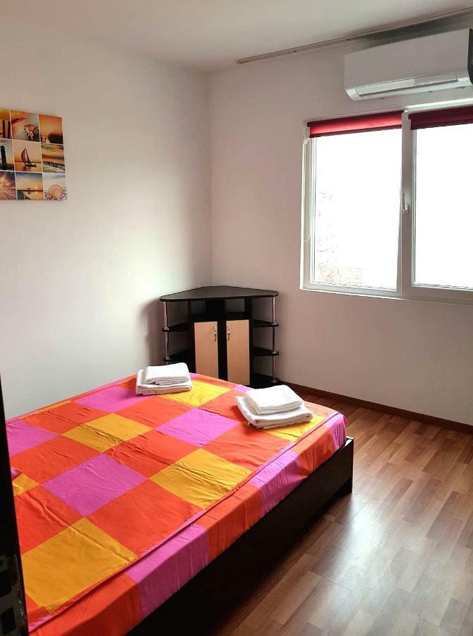 The View Apartment Orşova Buitenkant foto